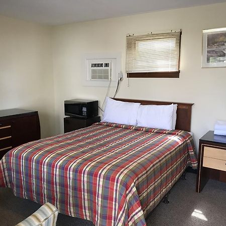 روتلاند Highlander Inn الغرفة الصورة